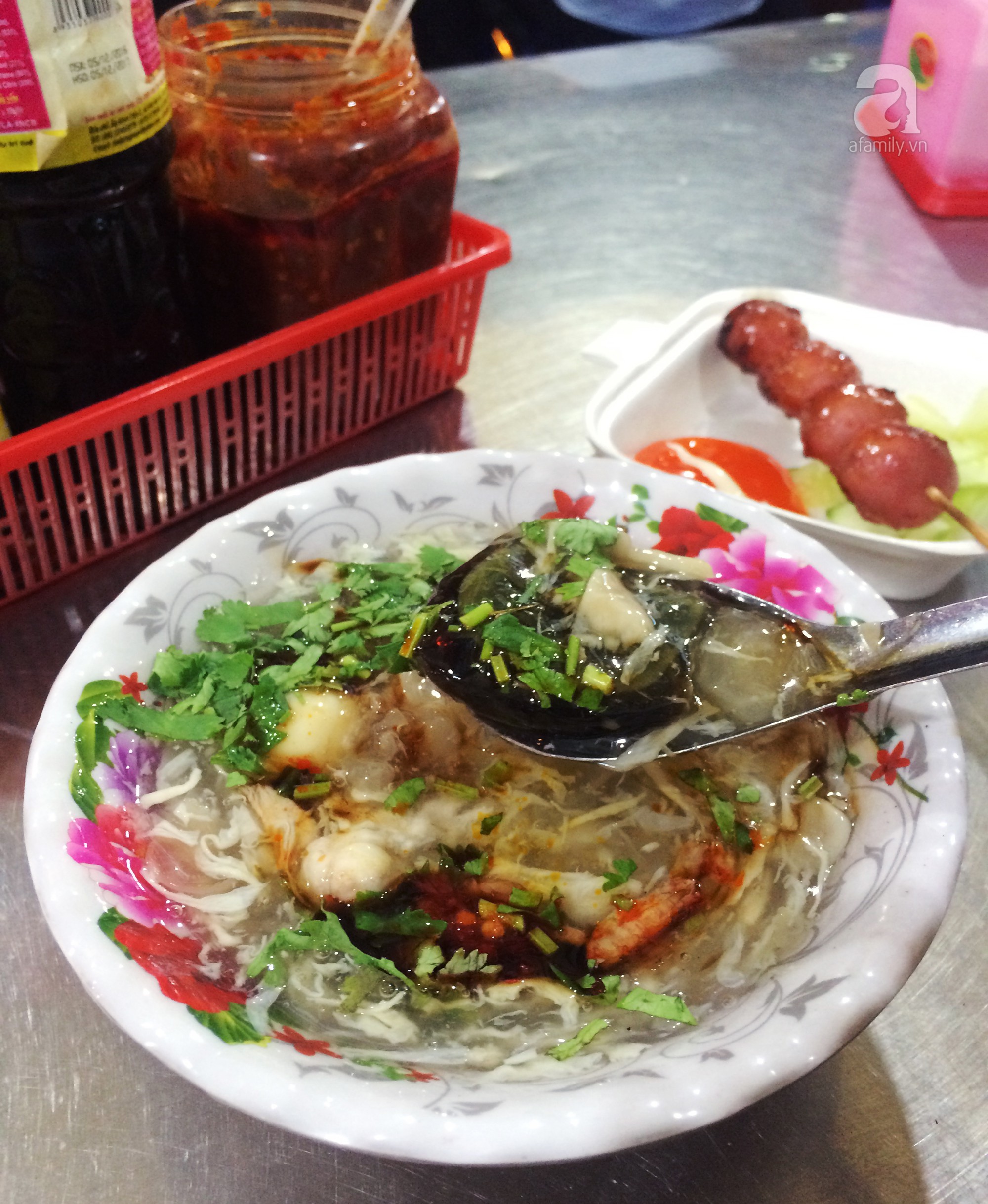 5 hàng súp cua nhắc đến tên ai cũng phải gật gù khen ngon của Sài Gòn - Ảnh 6. 5 hàng súp cua nhắc đến tên ai cũng phải gật gù khen ngon của Sài Gòn - Ảnh 6.