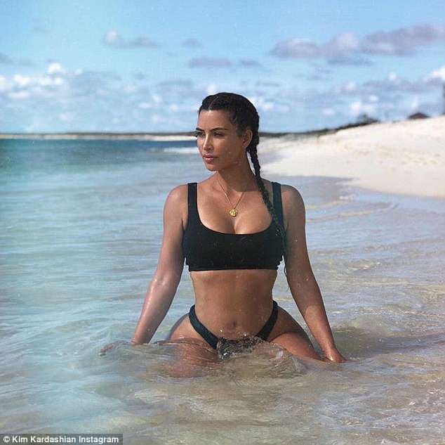 Kim Kardashian gây sốc với ảnh cận cảnh body khỏa thân hoàn toàn - Ảnh 2.