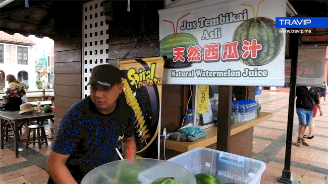 Trời hè nóng nực mà có món dưa hấu uống trực tiếp từ quả của Malaysia thì đúng là không còn gì tuyệt hơn - Ảnh 7.