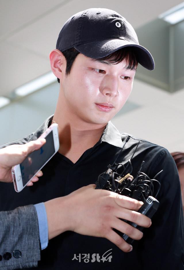 Đàn em của Song Joong Ki hầu tòa vì hành vi dùng dao đe dọa, quấy rối tình dục đồng nghiệp nữ - Ảnh 8. Đàn em của Song Joong Ki hầu tòa vì hành vi dùng dao đe dọa, quấy rối tình dục đồng nghiệp nữ - Ảnh 8.