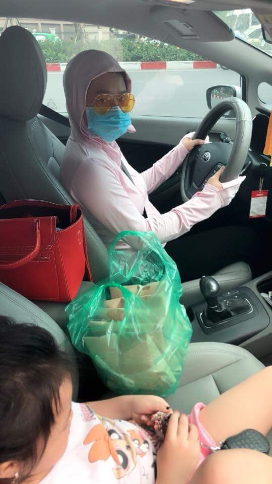 Không phải chạy theo mốt hàng hiệu làm gì cho tốn tiền chị em nhé, diện đồ ninja lái ô tô mới là hot trend hè năm nay - Ảnh 3. Không phải chạy theo mốt hàng hiệu làm gì cho tốn tiền chị em nhé, diện đồ ninja lái ô tô mới là hot trend hè năm nay - Ảnh 3.