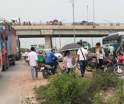 Tai nạn thảm khốc trên cao tốc Hà Nội - Bắc Giang: 2 người chết, 6 người nhập viện - Ảnh 3.