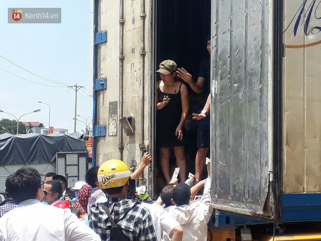 Bỏ tiền giải cứu 17 tấn sầu ri&ecirc;ng giữa trưa h&egrave; H&agrave; Nội, người mua thất vọng với chất lượng thực tế: T&agrave;i xế l&ecirc;n tiếng - Ảnh 4.