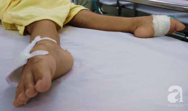 Đang bán rau ngoài chợ, mẹ đơn thân rụng rời nghe tin con trai 2 tuổi rớt xuống sông ngưng tim - Ảnh 7. Đang bán rau ngoài chợ, mẹ đơn thân rụng rời nghe tin con trai 2 tuổi rớt xuống sông ngưng tim - Ảnh 7.