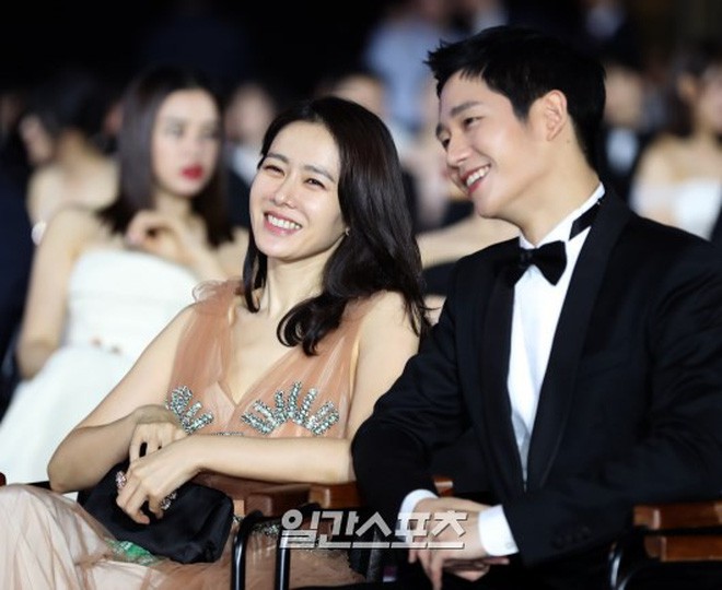 HOT: Cặp đôi Chị đẹp Jung Hae In và Son Ye Jin bất ngờ đồng loạt lên tiếng về tin đồn hẹn hò - Ảnh 1.