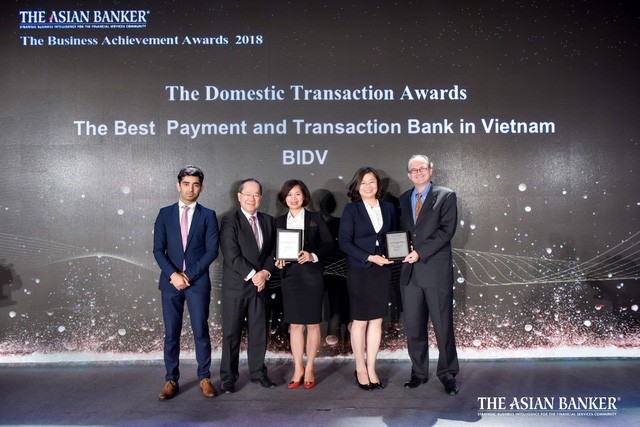  BIDV được vinh danh Ngân hàng cung cấp dịch vụ thanh toán tốt nhất và Ngân hàng giao dịch tốt nhất tại Việt Nam  - Ảnh 1.