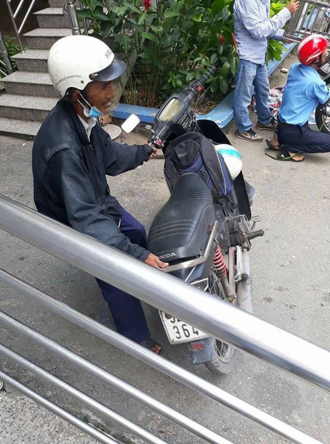 Giọt nước mắt của người đàn ông đen gày và lời nói dối của cô gái xinh xắn gây bức xúc - Ảnh 1.