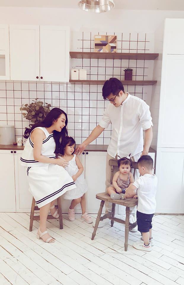 Những hình ảnh và tiết lộ đầu tiên về đám cưới của nhà văn Gào cô dâu 3 con sau 10 năm sống thật trải nghiệm hôn nhân - Ảnh 4. Những hình ảnh và tiết lộ đầu tiên về đám cưới của nhà văn Gào cô dâu 3 con sau 10 năm sống thật trải nghiệm hôn nhân - Ảnh 4.