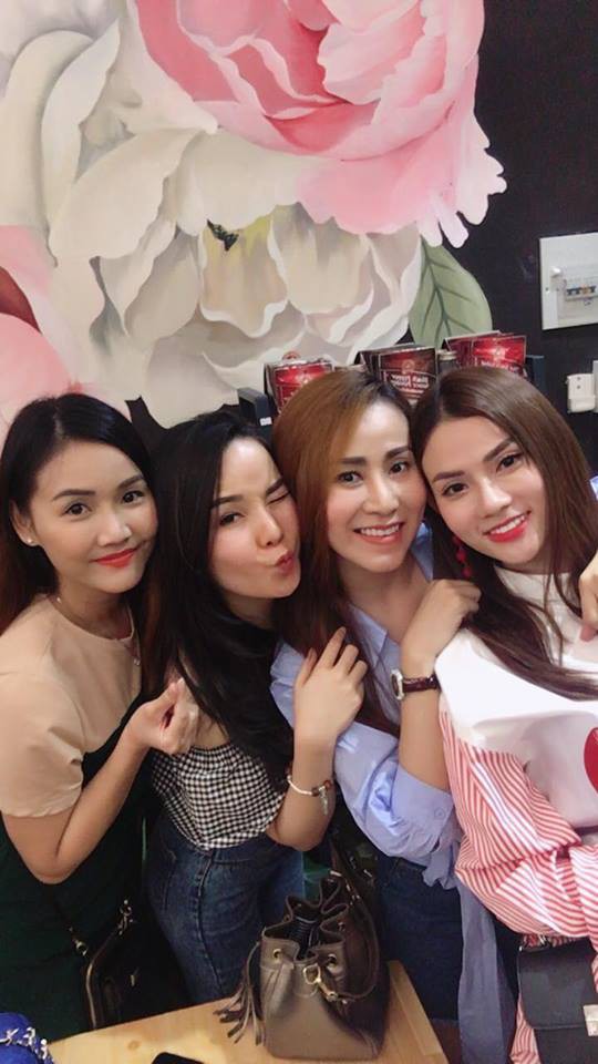 18 năm hội ngộ, các giọng ca Mây Trắng đã trở thành mẹ bỉm sữa xinh đẹp - Ảnh 4. 18 năm hội ngộ, các giọng ca Mây Trắng đã trở thành mẹ bỉm sữa xinh đẹp - Ảnh 4.