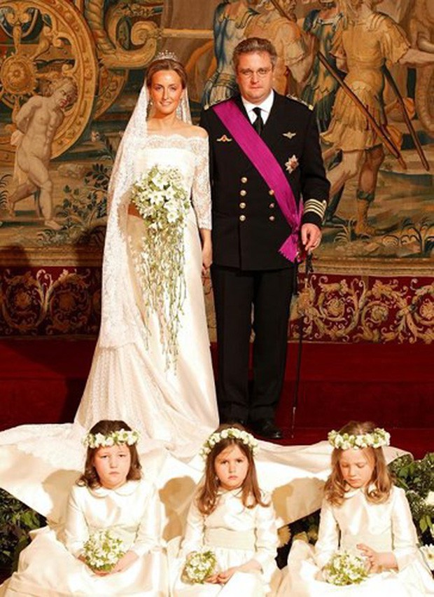 Những bộ váy cưới Hoàng gia mà cô gái nào cũng ao ước khoác lên mình - Ảnh 15.