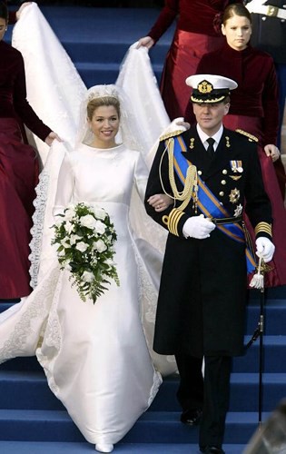 Những bộ váy cưới Hoàng gia mà cô gái nào cũng ao ước khoác lên mình - Ảnh 6.