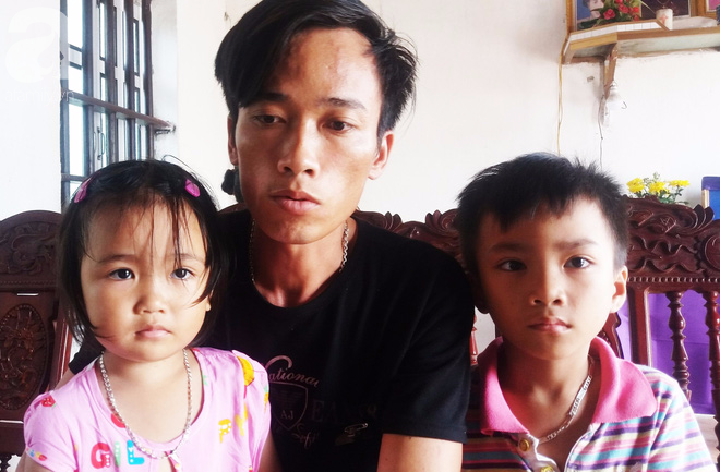 Ánh mắt ngây thơ của 2 đứa trẻ trước di ảnh người mẹ vừa mất vì ung thư, bố bệnh hiểm nghèo - Ảnh 2.