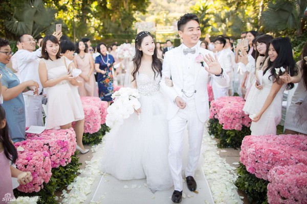 Những đám cưới cổ tích của dàn hot girl vạn người mê từng nổi đình nổi đám khắp Trung Quốc - Ảnh 23.