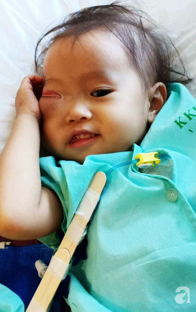 Những hình ảnh dễ thương nhưng khiến người lớn rơi nước mắt của bé Trần Bảo Trâm trong lần hóa trị đầu tiên - Ảnh 9.