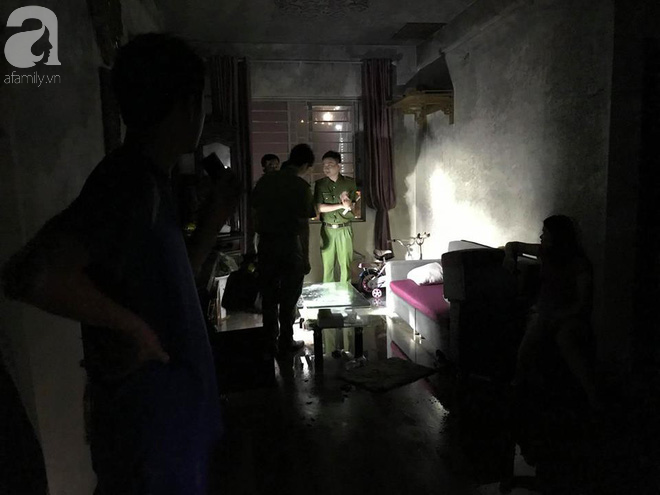 Cháy tại chung cư Hồng Hà Eco City, hàng trăm cư dân hoảng loạn tháo chạy - Ảnh 2.
