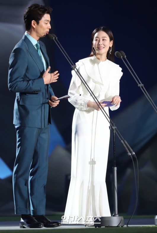 Nhờ Baeksang, một cặp diễn viên tuyệt đẹp xứ Hàn đang được fan khắp nơi ghép đôi điên đảo - Ảnh 3.