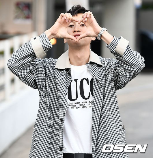 Hình ảnh đối lập của cặp bạn thân: Song Joong Ki được vợ vỗ béo tròn, Lee Kwang Soo thì gầy như bộ xương di động - Ảnh 8. Hình ảnh đối lập của cặp bạn thân: Song Joong Ki được vợ vỗ béo tròn, Lee Kwang Soo thì gầy như bộ xương di động - Ảnh 8.