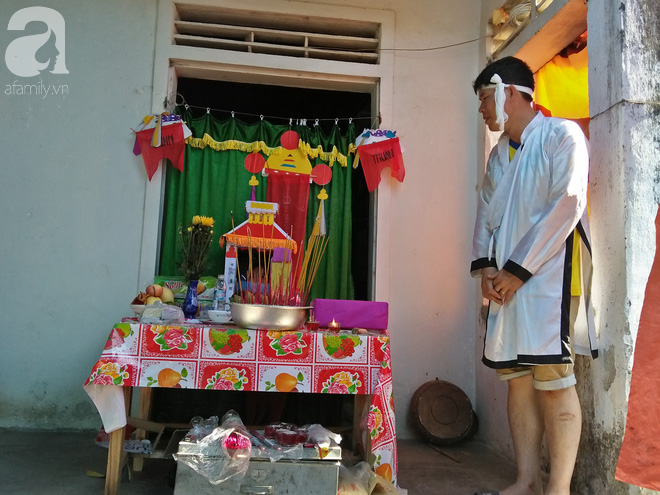 Ngày về quê nhà đẫm nước mắt của 3 mẹ con thai phụ xấu số bị xe tải lùi tử vong - Ảnh 1. Ngày về quê nhà đẫm nước mắt của 3 mẹ con thai phụ xấu số bị xe tải lùi tử vong - Ảnh 1.