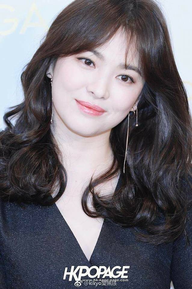 Đẳng cấp nhan sắc của Song Hye Kyo tại Hong Kong: Nối tóc chớp nhoáng, béo mà vẫn xinh lung linh - Ảnh 7.