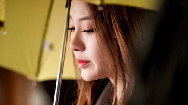 Mẹ chồng đánh con dâu chỉ vì cây chổi lau nhà, chồng chỉ đứng ngó và lặng thinh không nói câu gì - Ảnh 4.