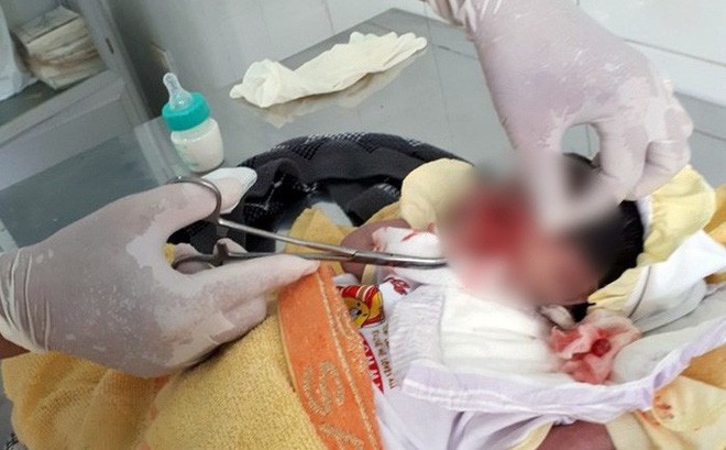 Bố bé trai bị mẹ chôn sống: Lúc nó nói có bầu, lúc nói không có, ai biết đâu mà lần - Ảnh 1. Bố bé trai bị mẹ chôn sống: Lúc nó nói có bầu, lúc nói không có, ai biết đâu mà lần - Ảnh 1.