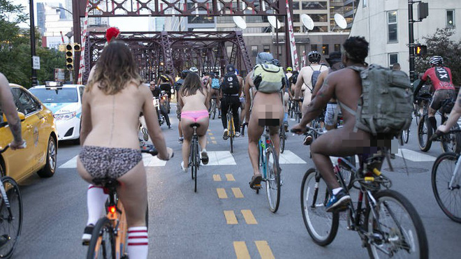 Mỹ: Hàng nghìn người trần như nhộng diễu phố trong ngày lễ hội đạp xe khỏa thân thế giới - Ảnh 11.