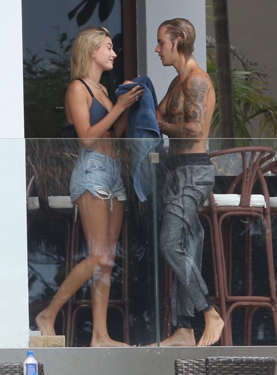 Chia tay Selena Gomez, Justin Bieber lại tiếp tục quay lại với một cô bồ cũ khác - Ảnh 4. Chia tay Selena Gomez, Justin Bieber lại tiếp tục quay lại với một cô bồ cũ khác - Ảnh 4.