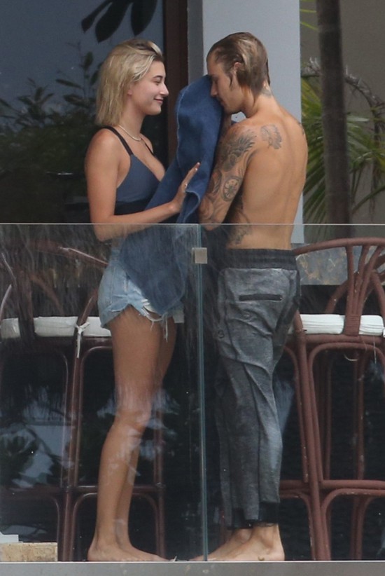 Chia tay Selena Gomez, Justin Bieber lại tiếp tục quay lại với một cô bồ cũ khác - Ảnh 3. Chia tay Selena Gomez, Justin Bieber lại tiếp tục quay lại với một cô bồ cũ khác - Ảnh 3.
