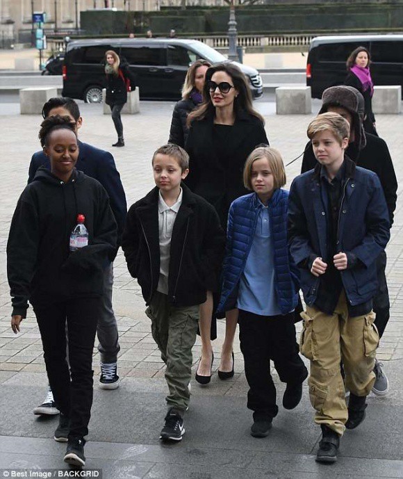 Diễn biến mới trước phiên xét xử vụ ly hôn: Angelina Jolie có nguy cơ mất đi hoàn toàn quyền nuôi con - Ảnh 2.
