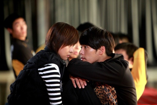 Hoàng tử màn ảnh Hyun Bin: Thiếu gia độc thân giàu có và 3 năm thanh xuân bên cạnh Song Hye Kyo - Ảnh 5.
