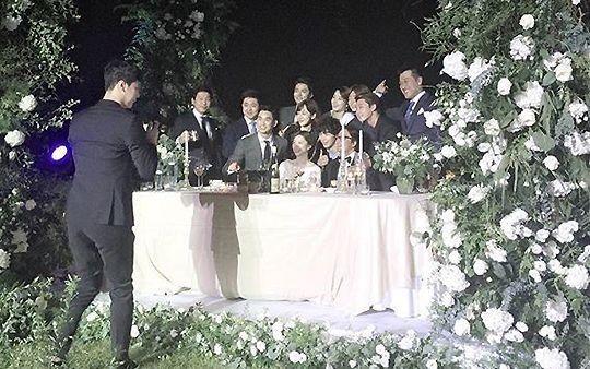 Những đám cưới có dàn khách mời khủng nhất xứ Hàn: Toàn minh tinh, Song Song không đọ được với Jang Dong Gun? - Ảnh 18.