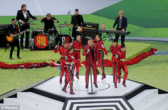 Robbie Williams đốt nóng sân vận động, khai mạc World Cup 2018 - Ảnh 7.