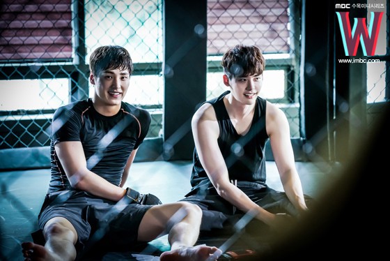 Ai cũng choáng khi biết tuổi thật của mỹ nam thủ vai anh trai Park Seo Joon trong Thư Ký Kim - Ảnh 4.