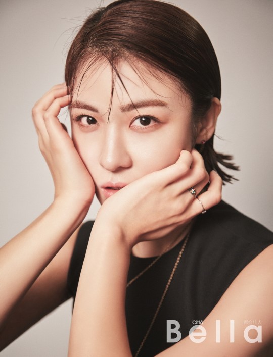 Ha Ji Won: Đả nữ màn ảnh Hàn và cuộc sống một mình lẻ bóng ở tuổi 40  - Ảnh 7.