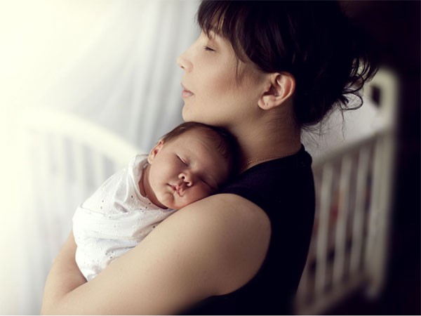 Những mẹo chăm sóc trẻ sơ sinh giúp người lần đầu làm mẹ dễ thở hơn nhiều - Ảnh 3.