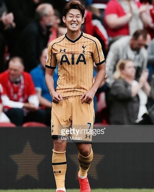 Son Heung-min: Chàng cầu thủ Hàn Quốc siêu dễ thương với đôi mắt một mí cùng nụ cười tươi như nắng chiều - Ảnh 12.