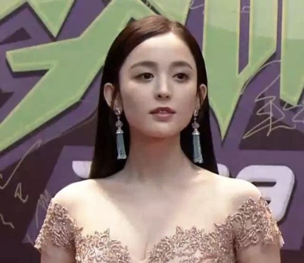 Mỹ nhân từng khiến Trương Hàn say đắm ngày càng lộ chiếc mũi thẩm mỹ hỏng như chọc thủng ảnh? - Ảnh 10. Mỹ nhân từng khiến Trương Hàn say đắm ngày càng lộ chiếc mũi thẩm mỹ hỏng như chọc thủng ảnh? - Ảnh 10.