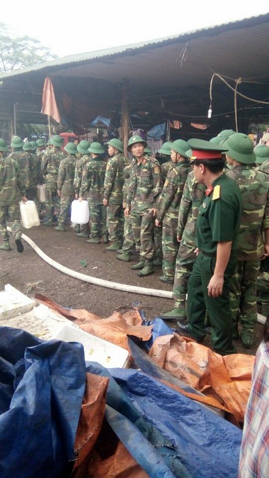Hà Nội: Cảnh hoang tàn sau vụ cháy chợ Sóc Sơn nhiều tiểu thương trắng tay - Ảnh 12.