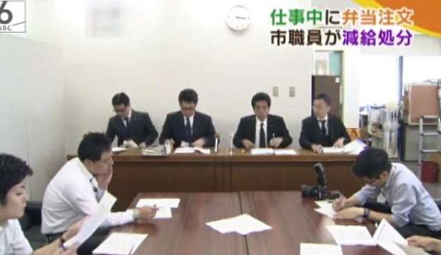 Lãnh đạo công ty Nhật cúi người xin lỗi vì nhân viên 64 tuổi bỏ việc 3 phút đi ăn trưa gây tranh cãi - Ảnh 2.