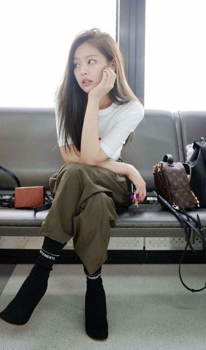 Bí quyết gì giúp Jennie Kim (Black Pink) duy trì được vóc dáng tuyệt hảo không có nổi 1% mỡ thừa? - Ảnh 6. Bí quyết gì giúp Jennie Kim (Black Pink) duy trì được vóc dáng tuyệt hảo không có nổi 1% mỡ thừa? - Ảnh 6.