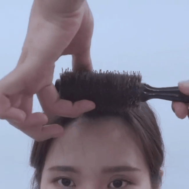 Gợi ý cho các nàng 3 cách tạo kiểu xoăn phồng cho mái tóc mà ai cũng có thể làm được - Ảnh 7.