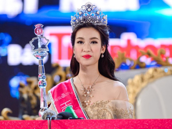 Đỗ Mỹ Linh: Từ nhân viên bán hàng quần áo đến nữ giám khảo trẻ nhất lịch sử Hoa hậu Việt Nam - Ảnh 1.
