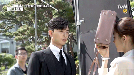 Đóng với mỹ nhân nào cũng có hành động này, Park Seo Joon đúng là ga lăng ăn vào máu rồi! - Ảnh 2. Đóng với mỹ nhân nào cũng có hành động này, Park Seo Joon đúng là ga lăng ăn vào máu rồi! - Ảnh 2.