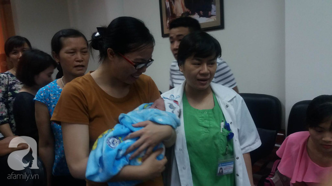 Hà Nội: Kỳ tích nuôi sống thành công bé gái sinh non 25 tuần nặng 500g - Ảnh 3.