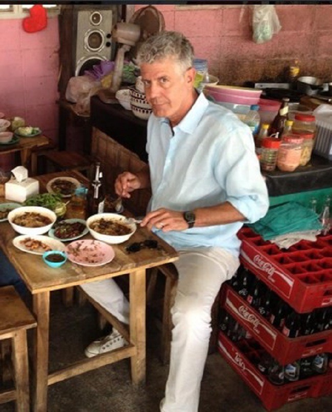 Bánh mỳ Hội An lên truyền hình Mỹ và những hình ảnh không thể nào quên khi đầu bếp Anthony Bourdain đưa ẩm thực Việt Nam đến gần hơn với thế giới - Ảnh 7.