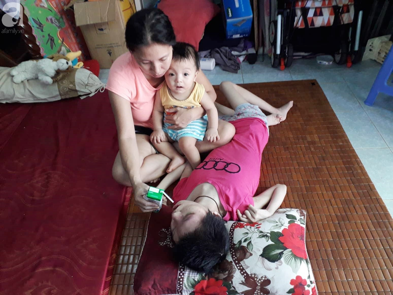 Đà Nẵng: Người mẹ nghèo nuôi 3 con thơ nheo nhóc, bất lực nhìn con gái 15 tuổi co giật vì bệnh u máu quái ác - Ảnh 7. Đà Nẵng: Người mẹ nghèo nuôi 3 con thơ nheo nhóc, bất lực nhìn con gái 15 tuổi co giật vì bệnh u máu quái ác - Ảnh 7.