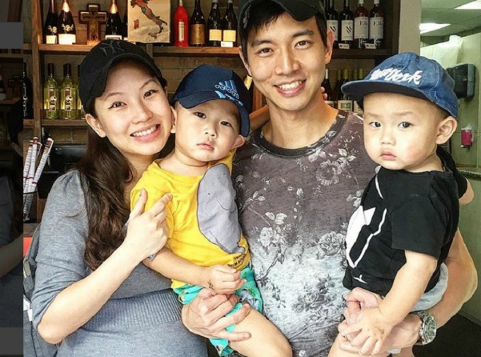 Con sắp ra rồi anh ơi!, ông bố quyết định tự đỡ đẻ cho vợ ngay bên lề đường - Ảnh 2. Con sắp ra rồi anh ơi!, ông bố quyết định tự đỡ đẻ cho vợ ngay bên lề đường - Ảnh 2.