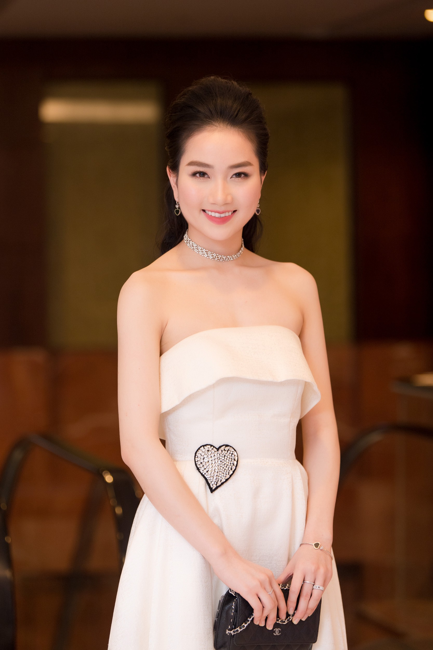 Hoa hậu Việt Nam 2018 mời bác sĩ nha khoa, nhân trắc học nhiều lần tránh để lọt thí sinh phẫu thuật thẩm mỹ - Ảnh 10.