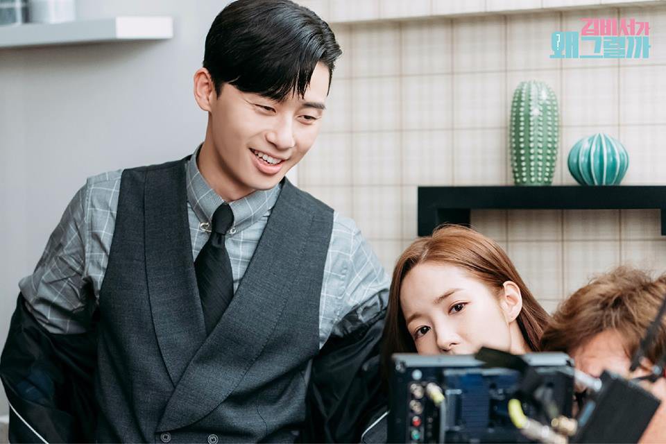 Hậu trường Thư Ký Kim: Quá bất ngờ với thứ đựng trong hộp quà Park Seo Joon mang ra đảo - Ảnh 18. Hậu trường Thư Ký Kim: Quá bất ngờ với thứ đựng trong hộp quà Park Seo Joon mang ra đảo - Ảnh 18.