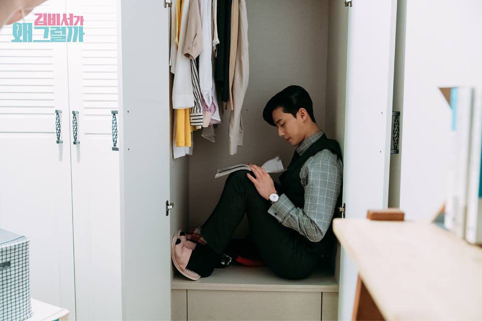 Hậu trường Thư Ký Kim: Quá bất ngờ với thứ đựng trong hộp quà Park Seo Joon mang ra đảo - Ảnh 21. Hậu trường Thư Ký Kim: Quá bất ngờ với thứ đựng trong hộp quà Park Seo Joon mang ra đảo - Ảnh 21.
